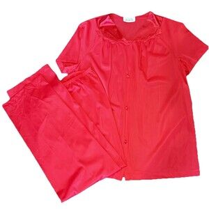 Vintage Vanity Fair Red Pajama Set. Nylon USA. M Late 80s Sleepwear NWT
